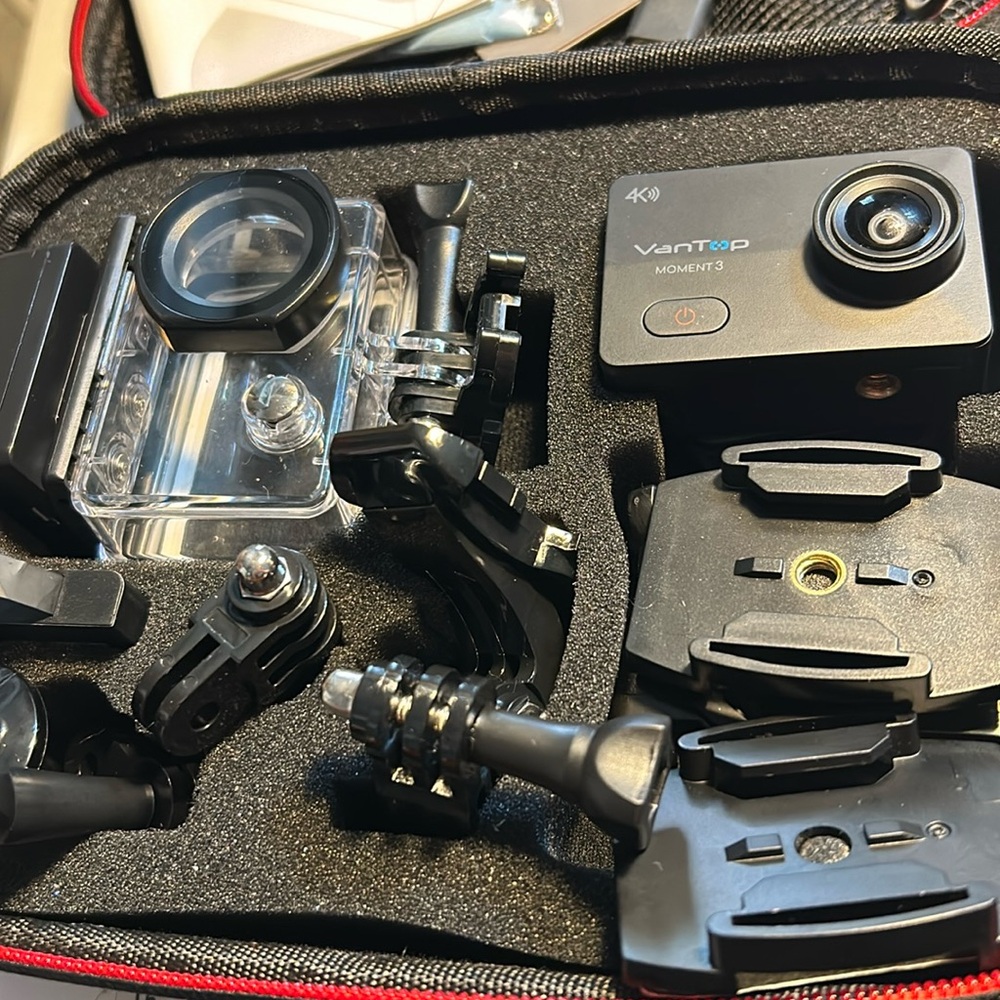 The VanTop moment 3 GoPro